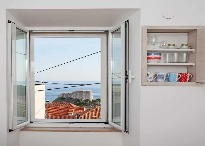 Apartman Maro & Baro - With Shared Terrace Baro