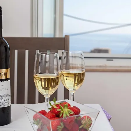 Maro & Baro - With Shared Terrace Baro * Ντουμπρόβνικ